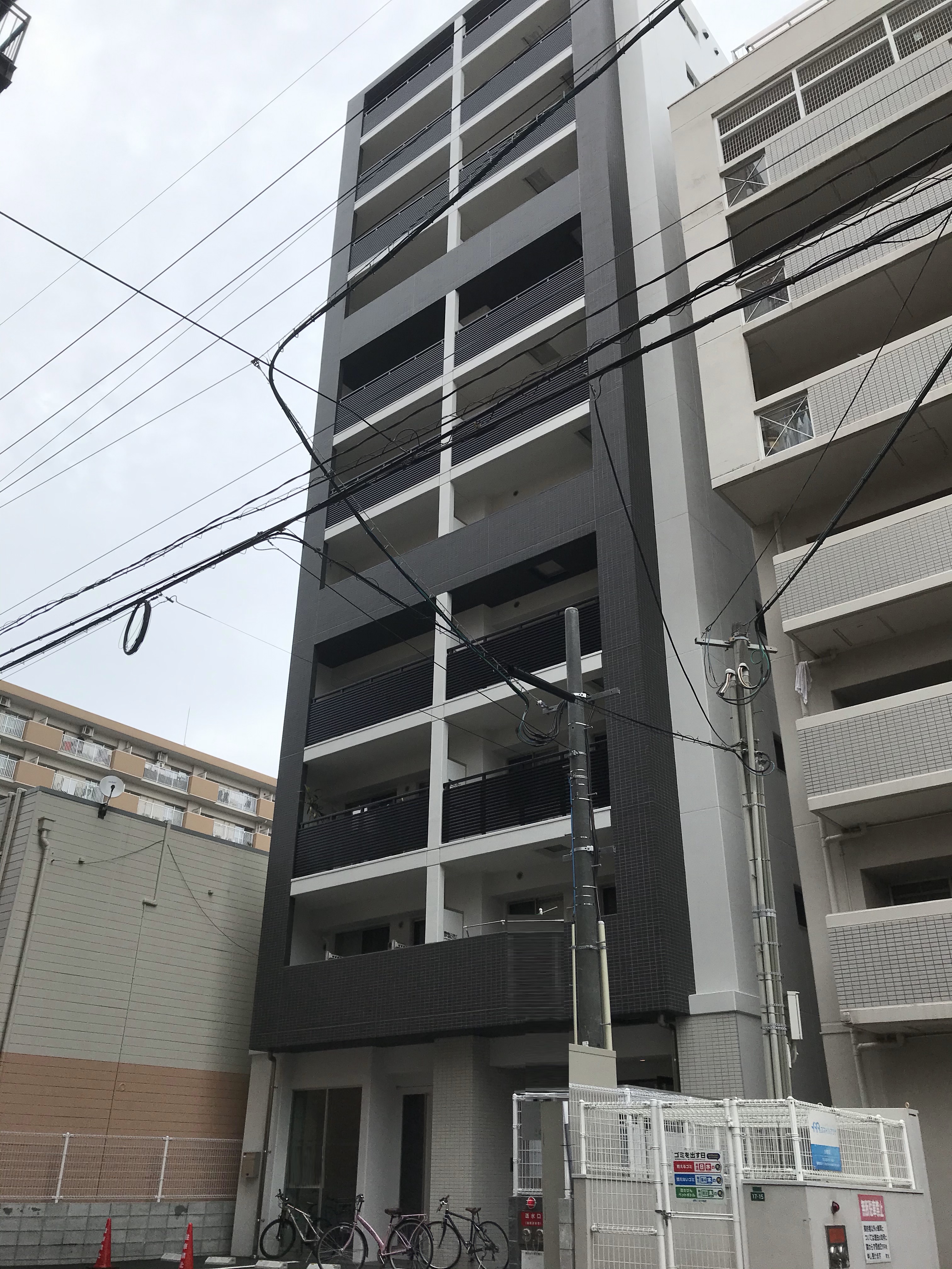 オークス大橋駅前