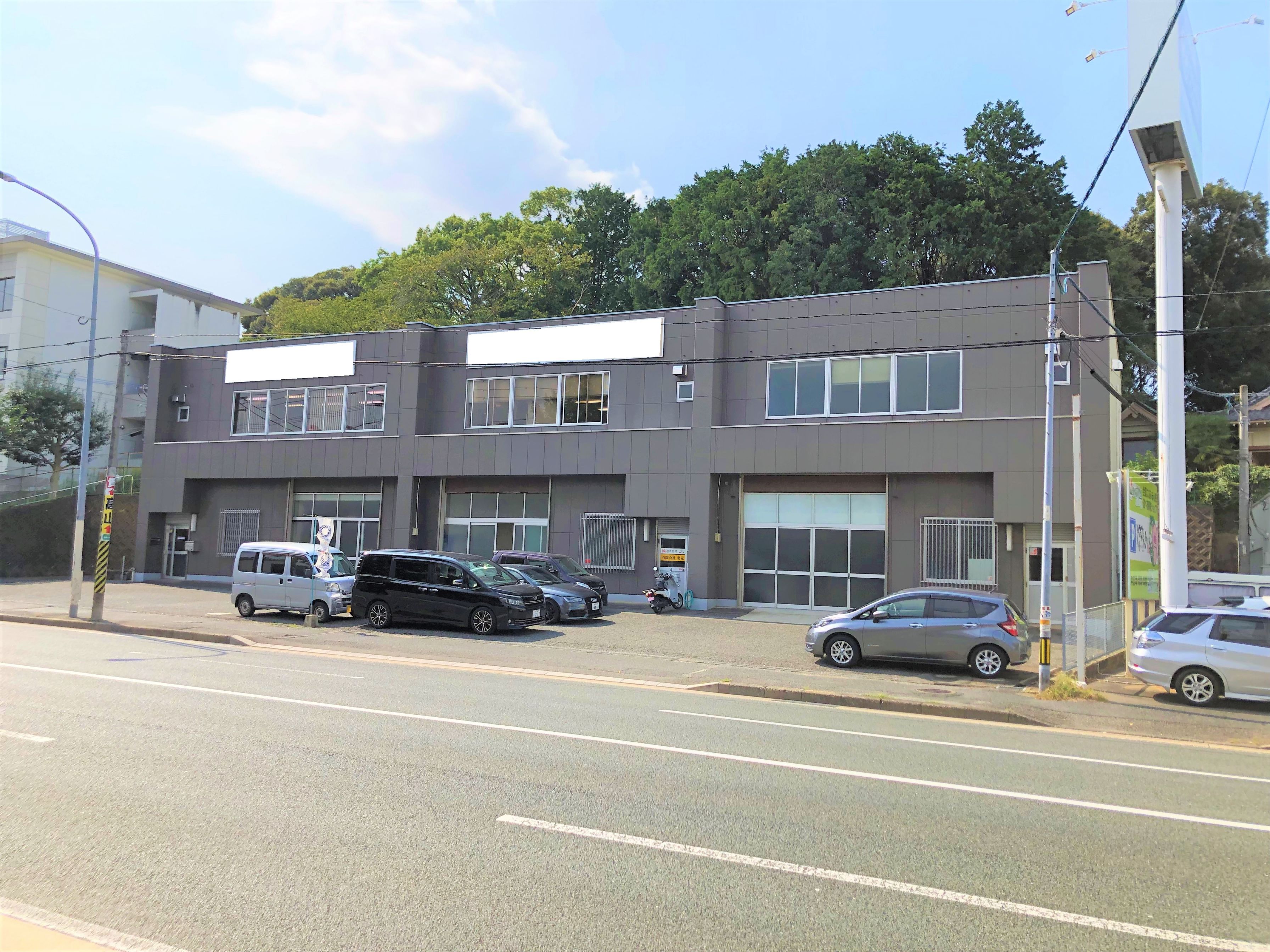 諸岡4丁目倉庫兼事務所